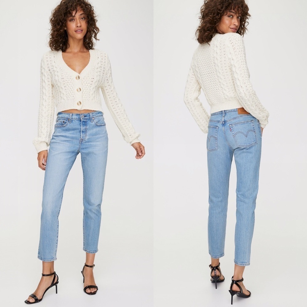 LEVI’S Wedgie Fit Jeans in Bright Side Light Wash Size 27